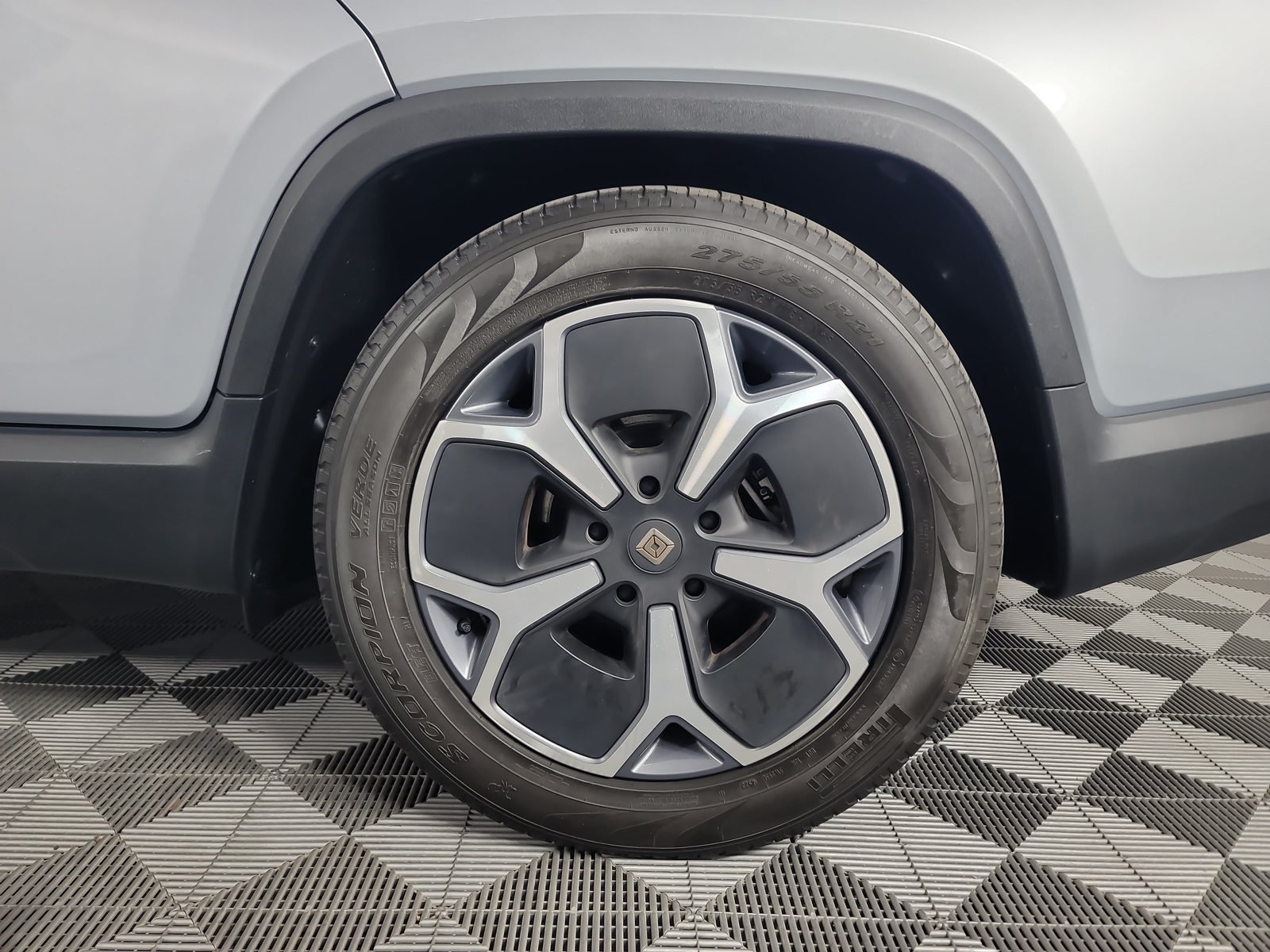 Used 2024 Rivian R1T Adventure Dual AWD/4WD image 10