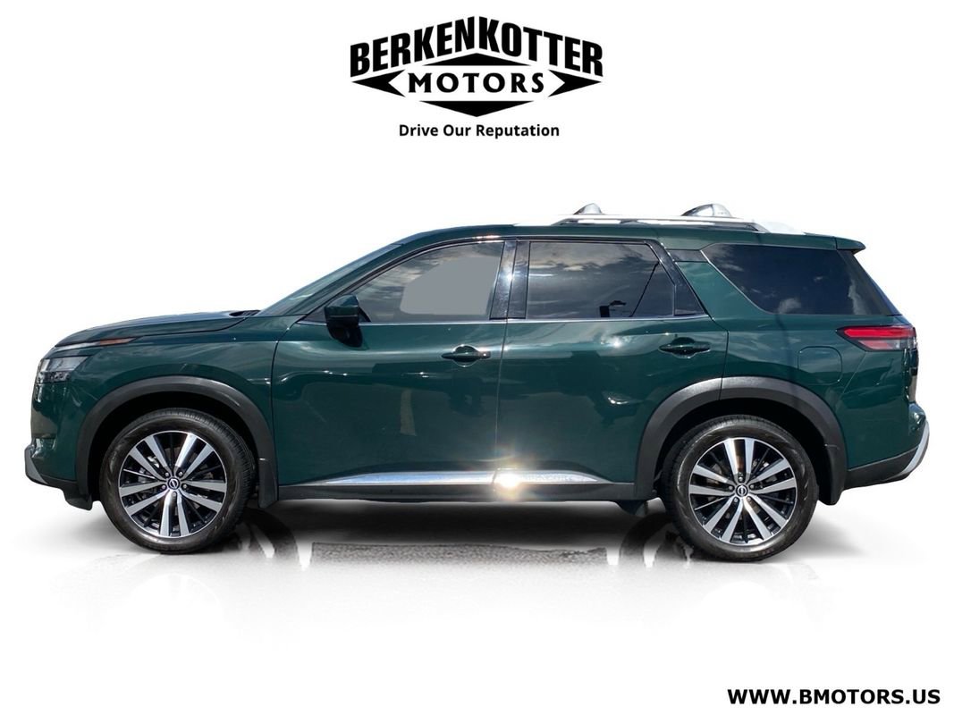 Used 2024 Nissan Pathfinder Platinum w/ Cargo Package AWD/4WD image 4