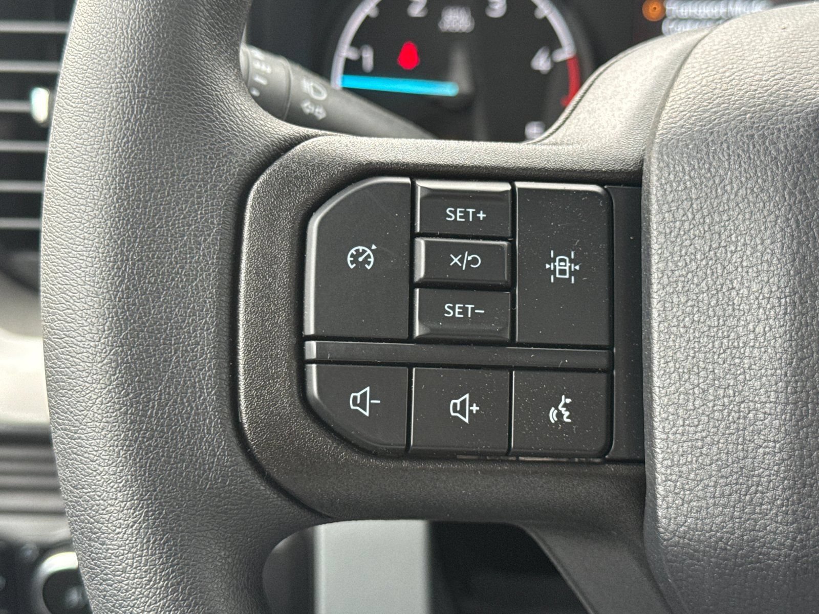 Used 2024 Ford F550 4x4 Regular Cab Super Duty image 22