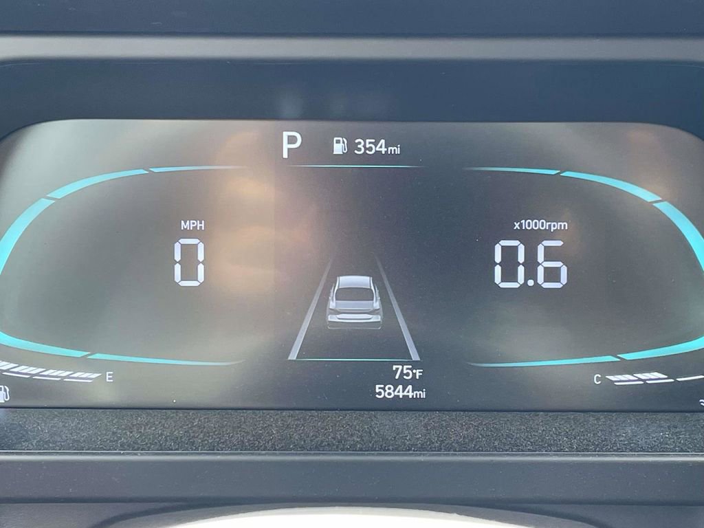 Certified 2025 Hyundai Elantra Sport FWD image 23