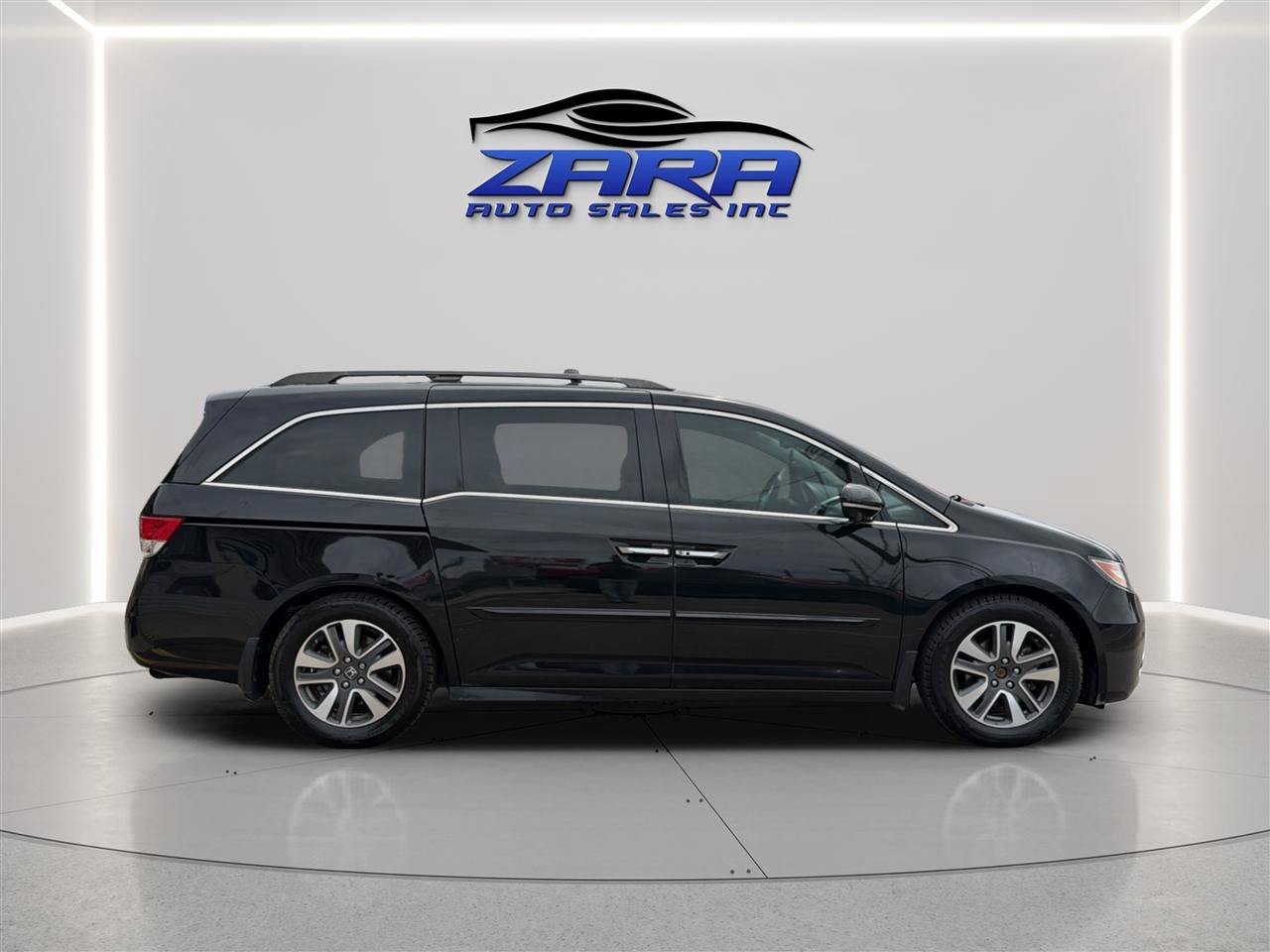 Used 2016 Honda Odyssey Touring Elite image 8