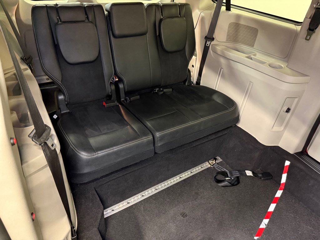 Used 2019 Dodge Grand Caravan SXT FWD image 22