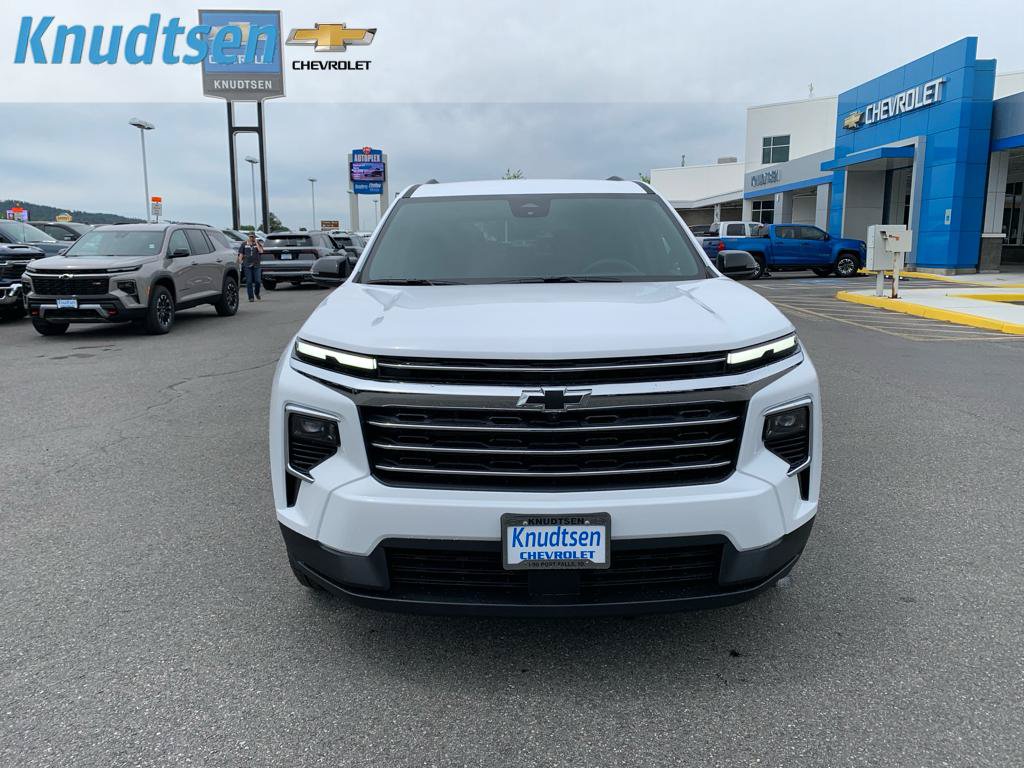 New 2026 Chevrolet Traverse LT w/ Midnight/Sport Edition AWD/4WD image 2