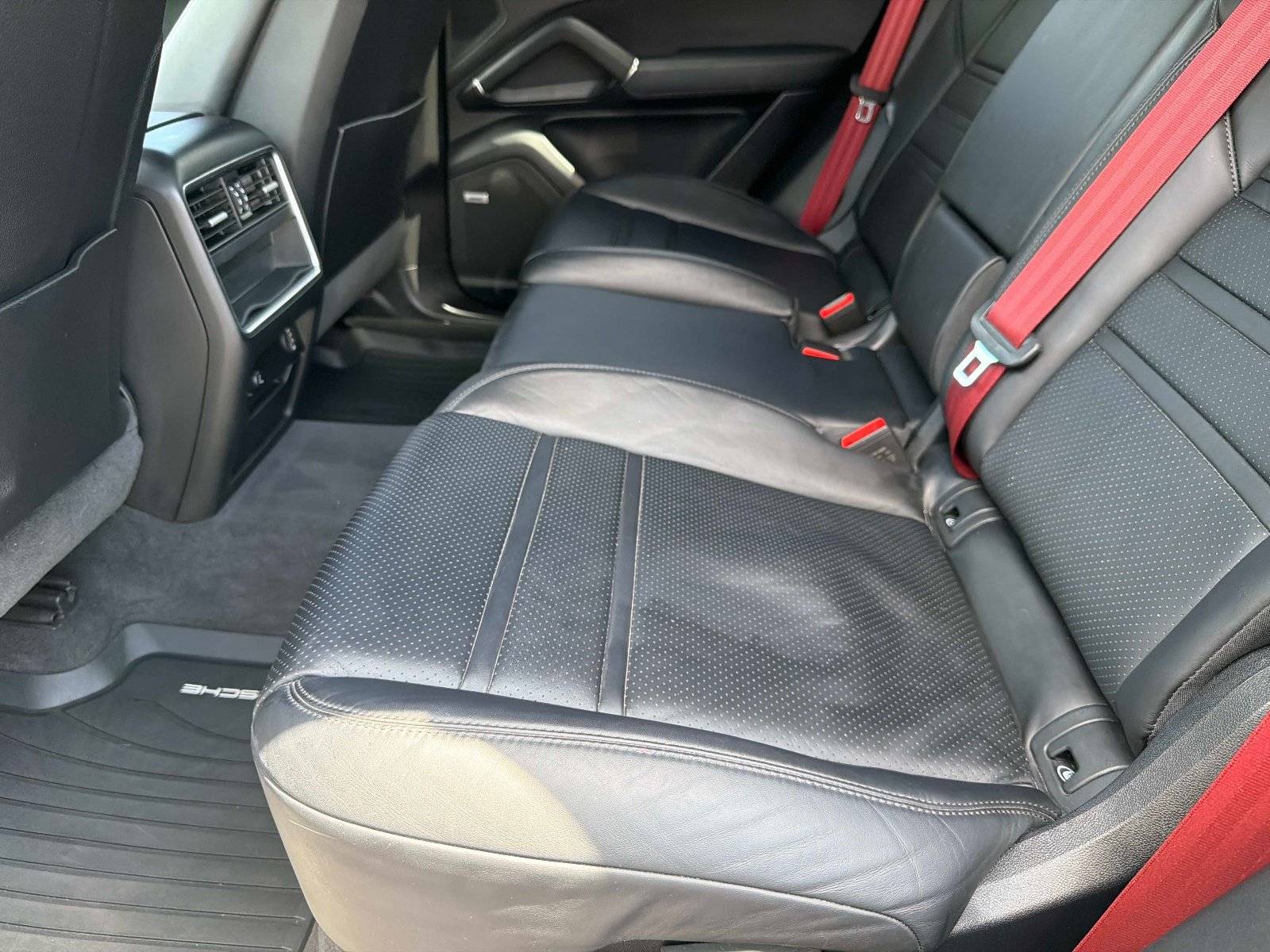 Used 2019 Porsche Cayenne S AWD/4WD image 32