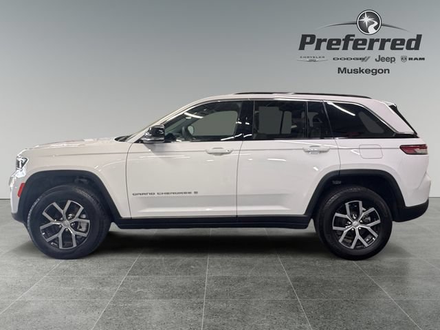 Used 2024 Jeep Grand Cherokee Limited AWD/4WD image 9