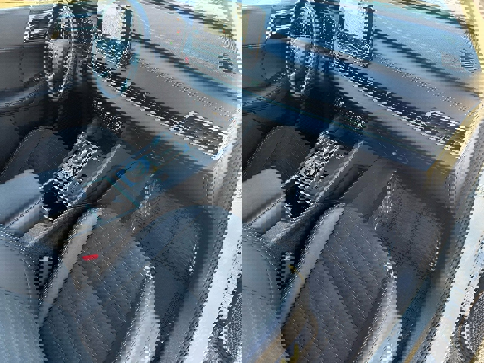 Used 2024 Mitsubishi Outlander 4WD Plug-In Hybrid image 35