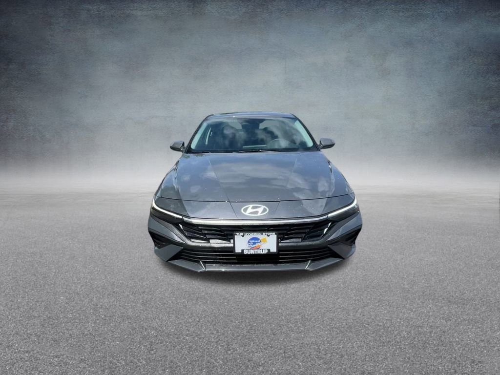 Used 2025 Hyundai Elantra Blue image 6