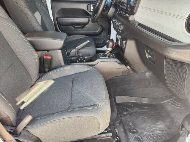 Used 2025 Jeep Gladiator Sport AWD/4WD image 14