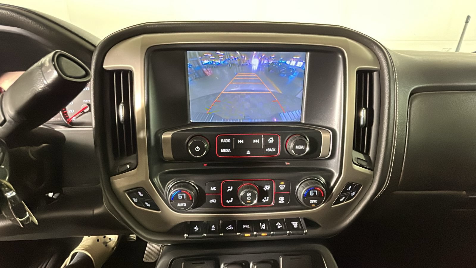 Used 2015 GMC Sierra 2500 Denali AWD/4WD image 26