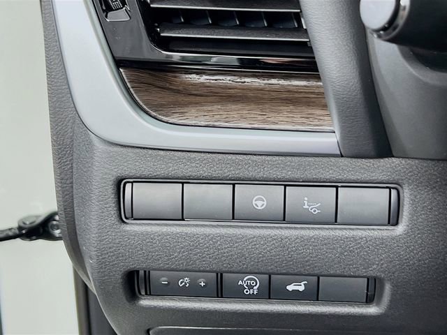 New 2025 Nissan Rogue Platinum w/ Platinum Premium Package image 9