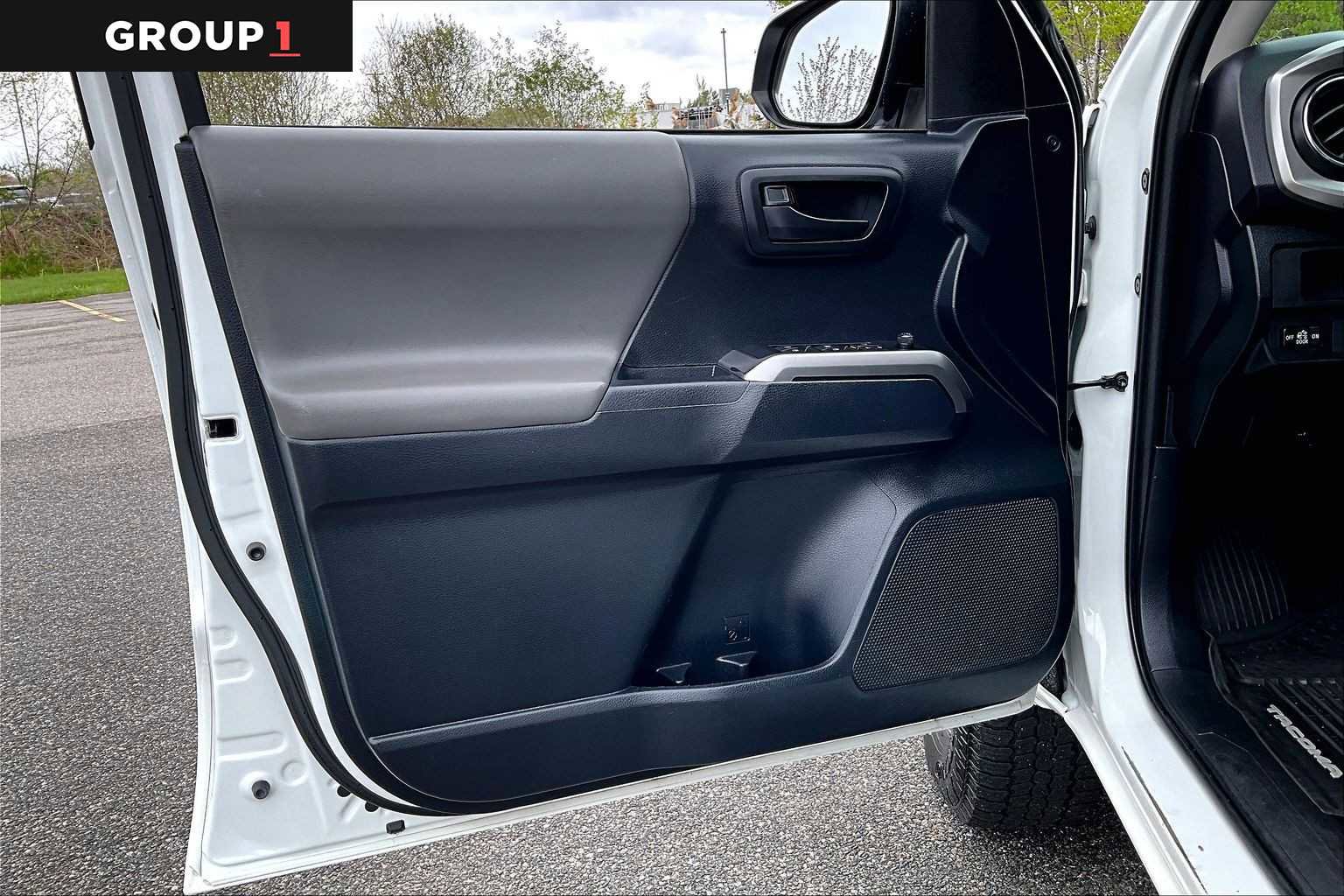 Used 2019 Toyota Tacoma SR5 AWD/4WD image 22