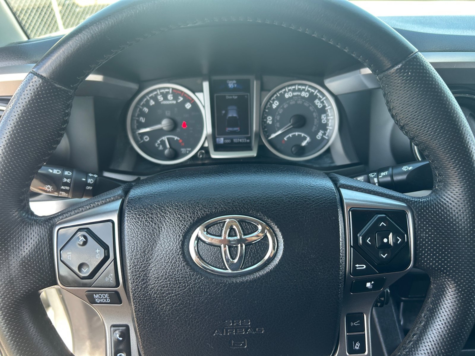 Used 2022 Toyota Tacoma SR5 RWD image 9