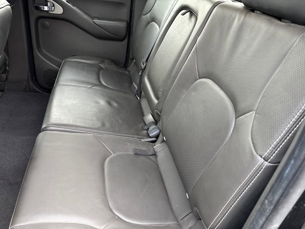 Used 2020 Nissan Frontier PRO-4X w/ Pro-4x Utility Package image 10