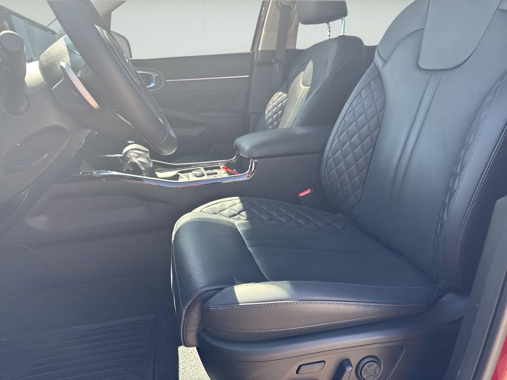 Used 2023 Kia Sorento SX Prestige image 12