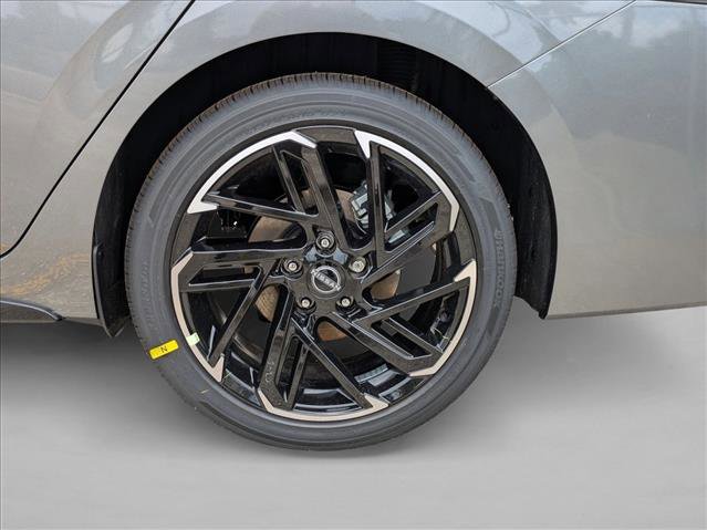 New 2026 Nissan Sentra SR FWD image 9