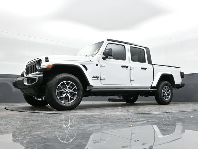 Used 2024 Jeep Gladiator Sport AWD/4WD image 42