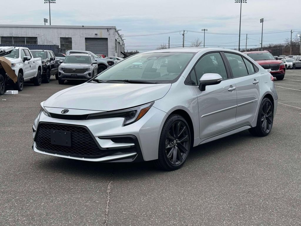 Used 2025 Toyota Corolla SE w/ SE Premium Package image 3