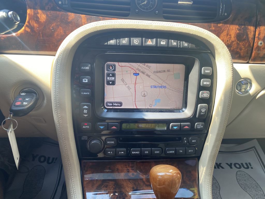 Used 2008 Jaguar XJ8 image 13