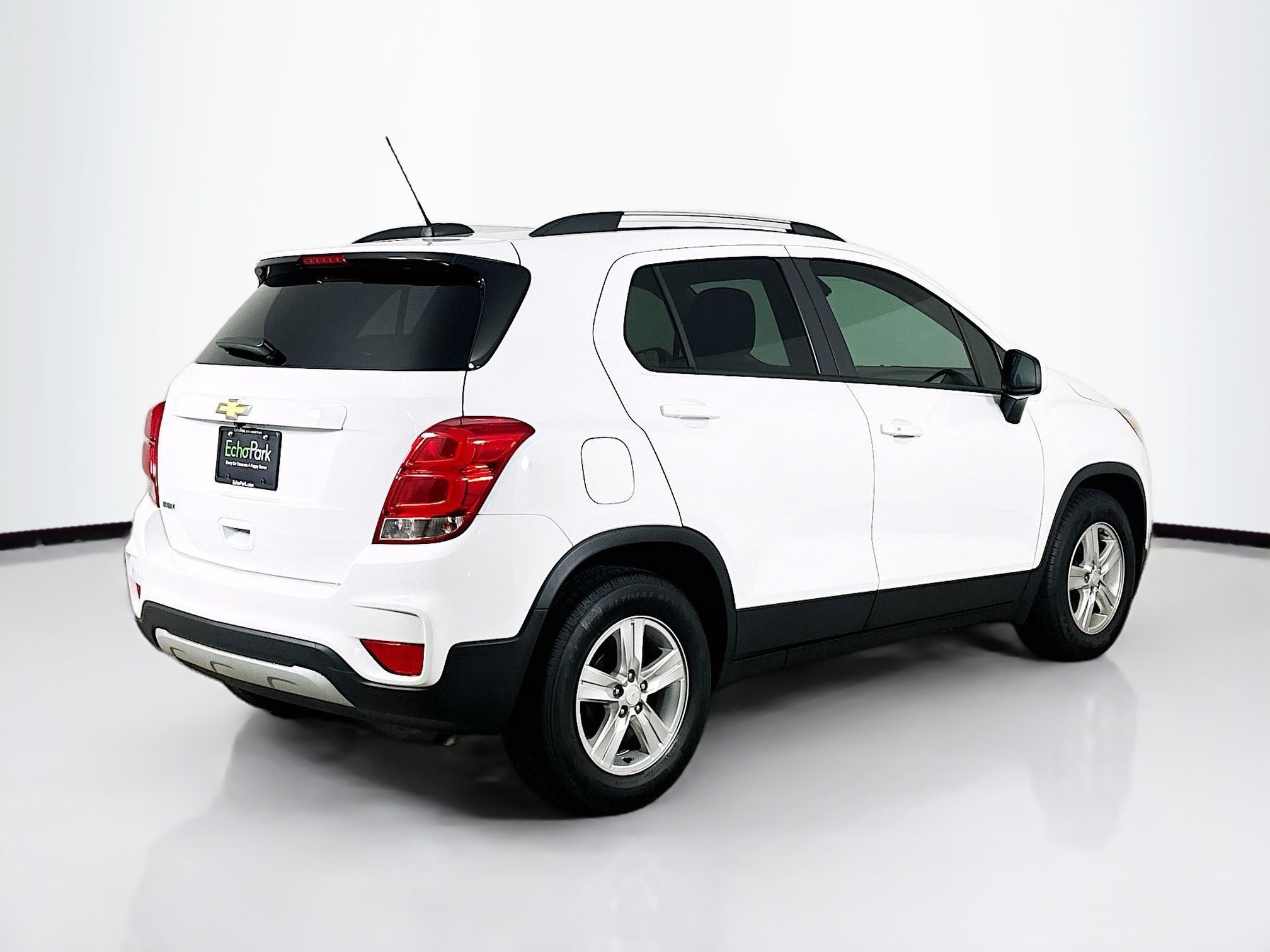 Used 2022 Chevrolet Trax LT w/ LT Convenience Package FWD image 9