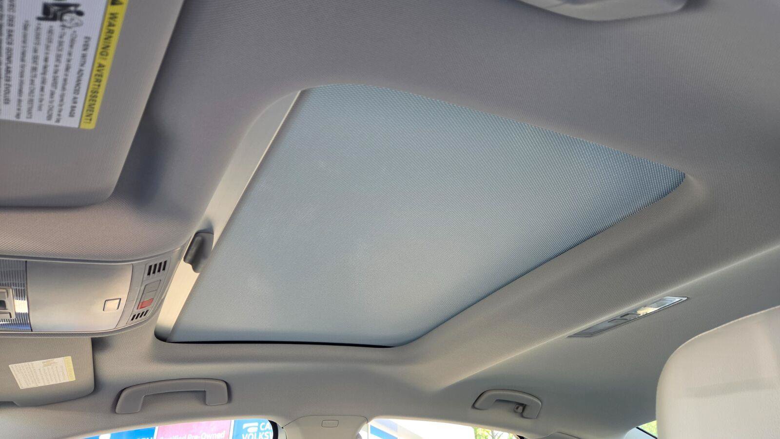 Certified 2025 Volkswagen Jetta SE w/ Sunroof Package FWD image 46