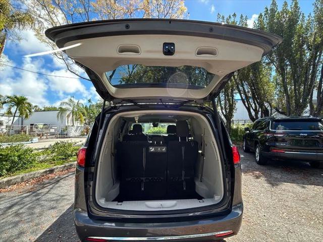 Certified 2020 Chrysler Pacifica Touring w/ Advanced Safetytec Group FWD image 44