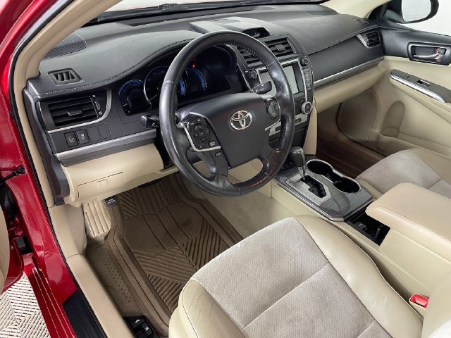 Used 2012 Toyota Camry XLE w/ Leather Pkg FWD image 3
