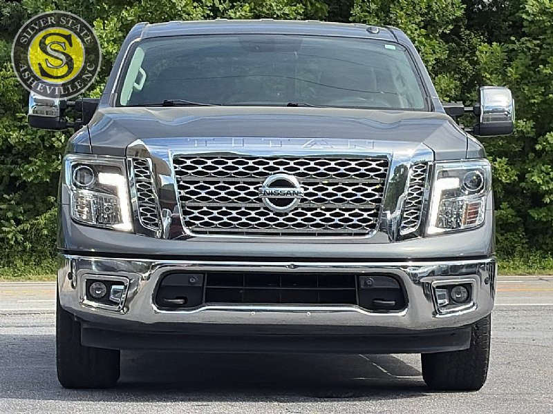 Used 2018 Nissan Titan SL w/ Chrome Package AWD/4WD image 2