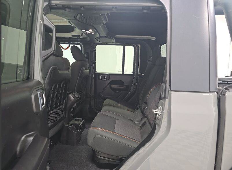 Used 2021 Jeep Gladiator Mojave AWD/4WD image 12