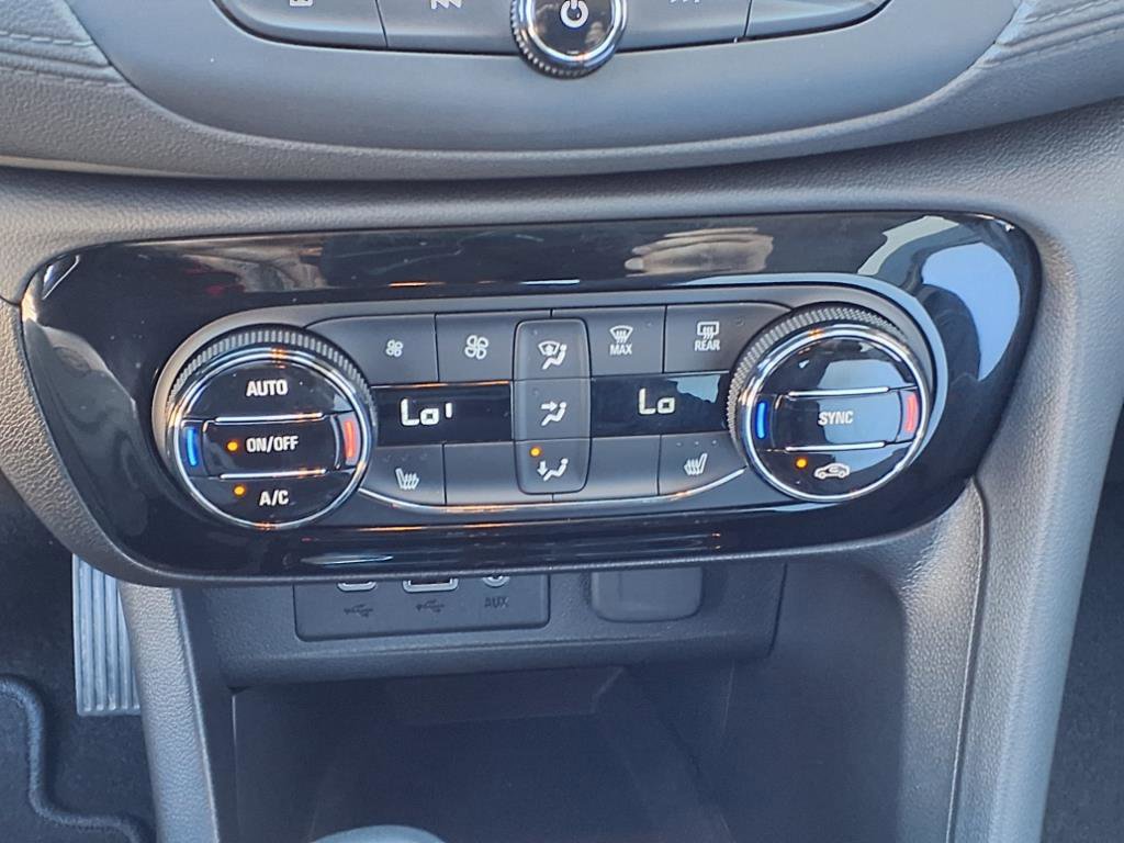 Used 2023 Buick Encore GX Select image 17