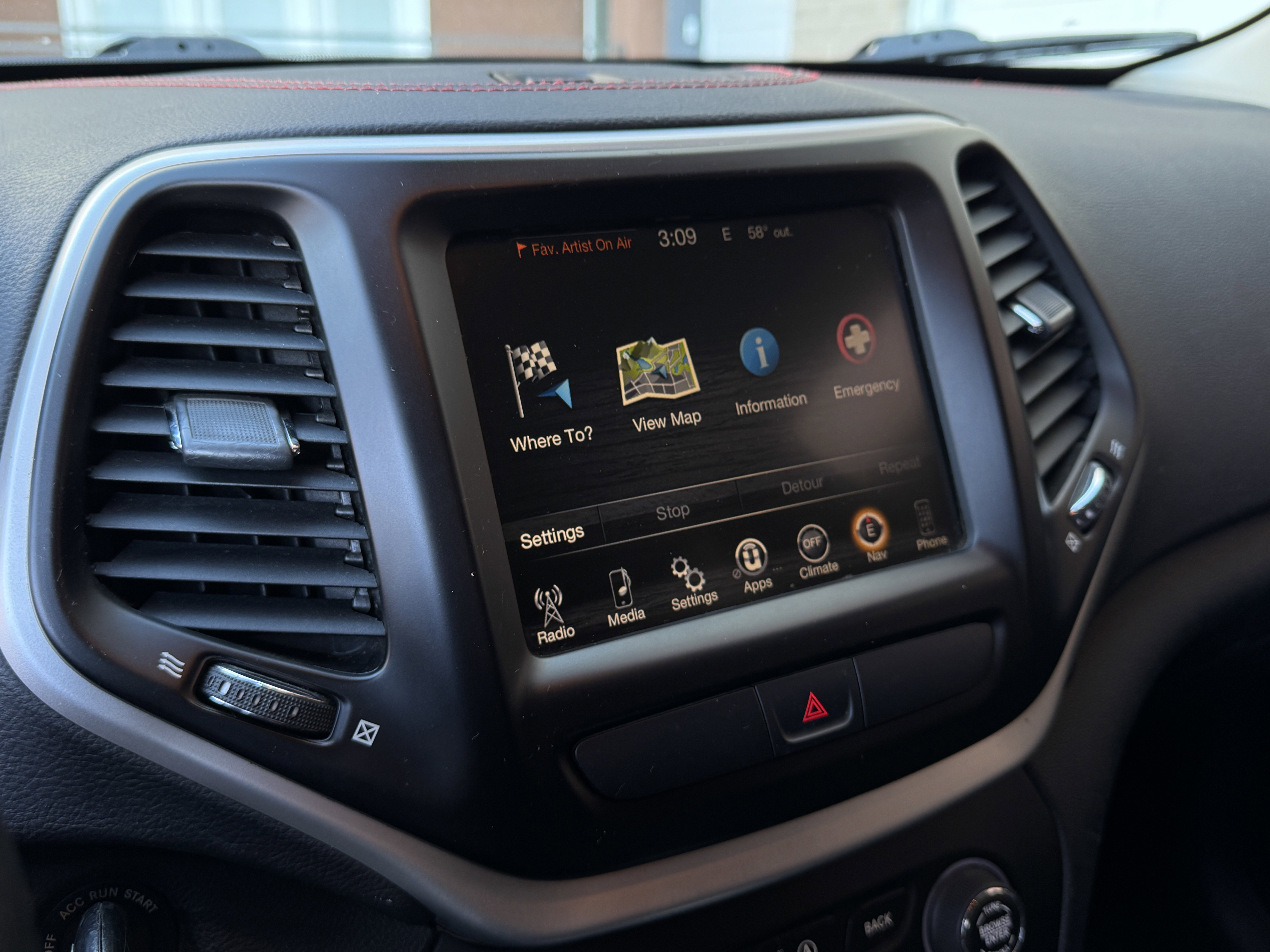 Used 2016 Jeep Cherokee Trailhawk image 21