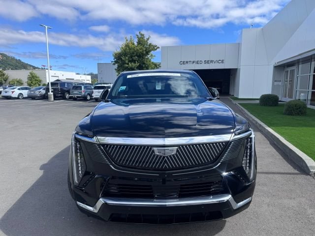 Certified 2025 Cadillac Escalade IQ Luxury 2 w/ LPO, Premium Carpet Package AWD/4WD image 2