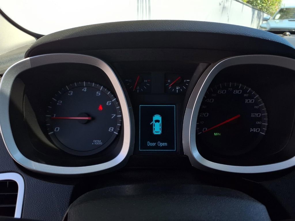 Used 2015 Chevrolet Equinox LS FWD image 13