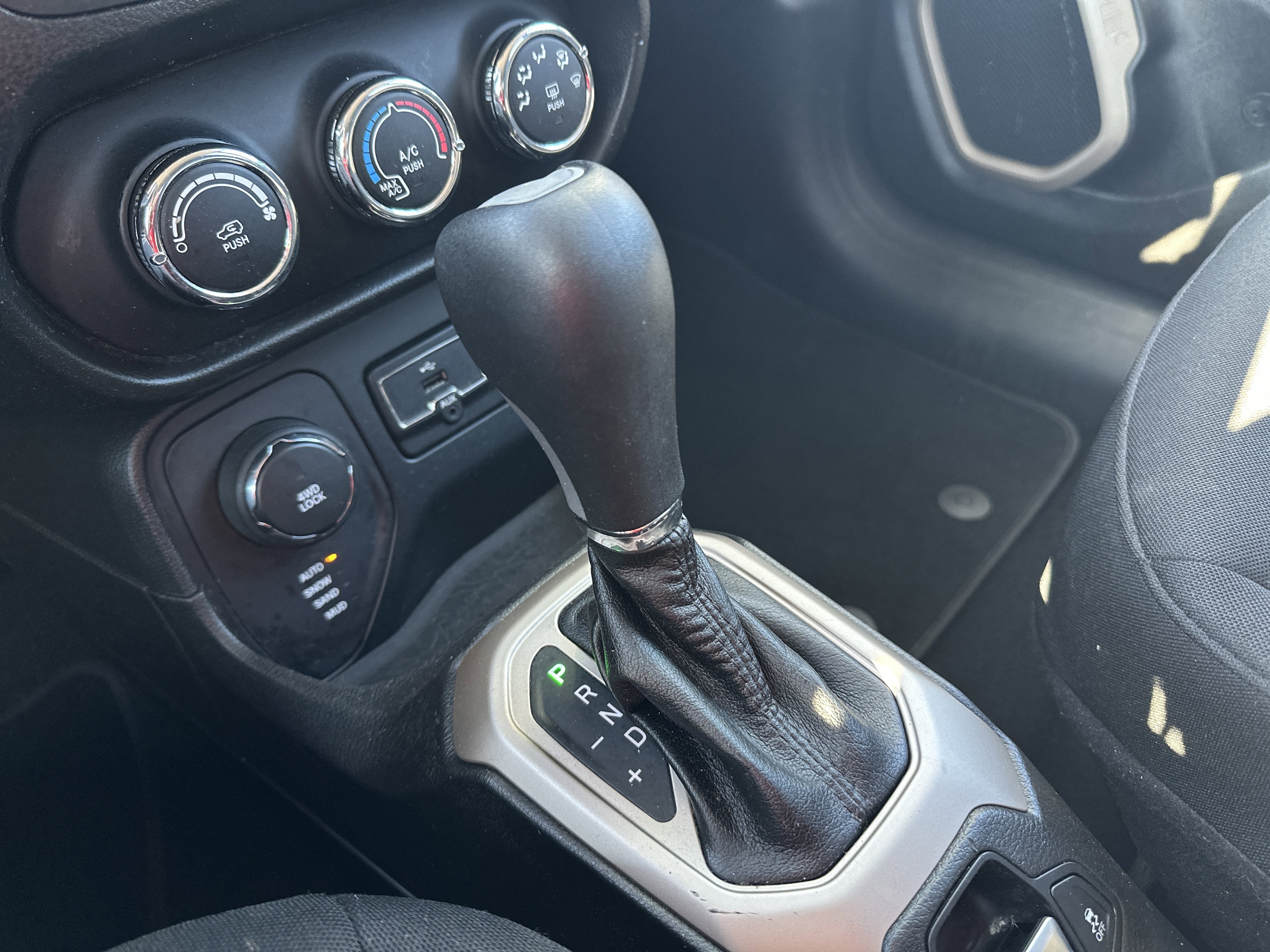 Used 2017 Jeep Renegade Sport w/ Power & Air Group image 22