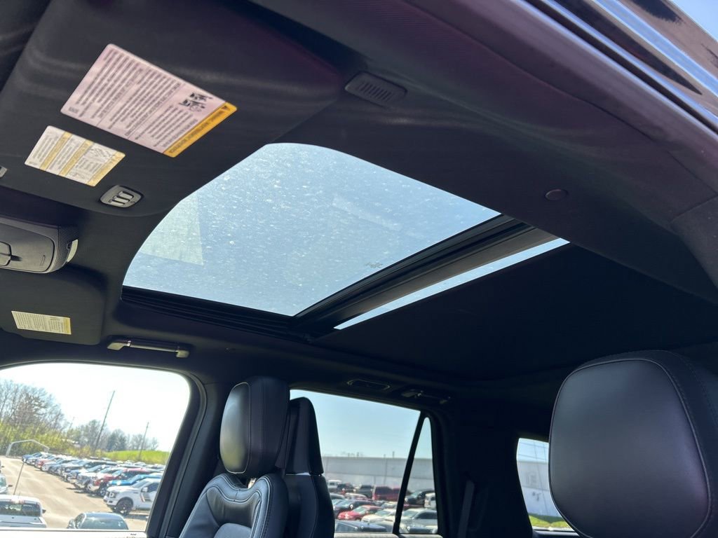 Used 2024 Lincoln Navigator Reserve image 9