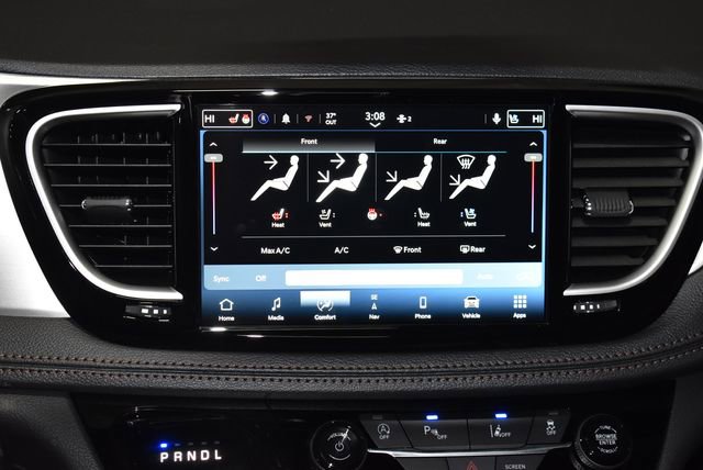 New 2026 Chrysler Pacifica Pinnacle w/ Trailer Tow Group image 17