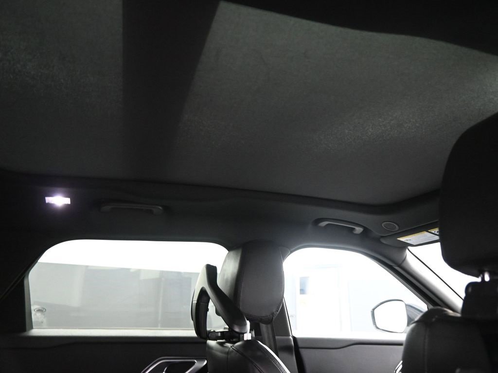 Used 2024 Land Rover Range Rover Velar Dynamic SE image 15