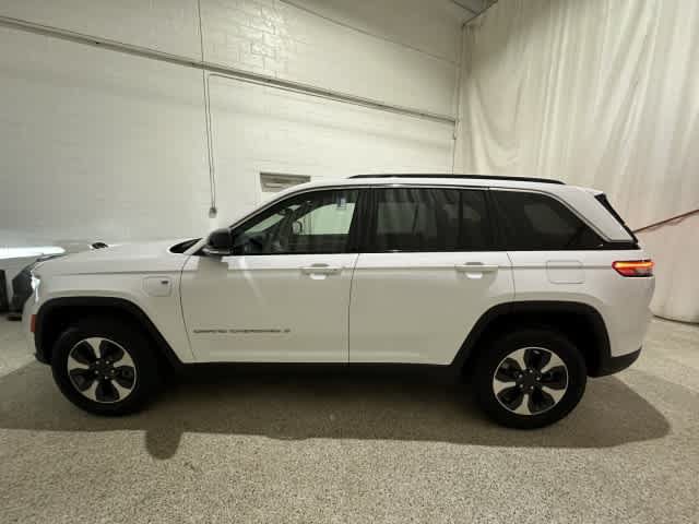 Used 2024 Jeep Grand Cherokee Limited 4xe AWD/4WD image 3