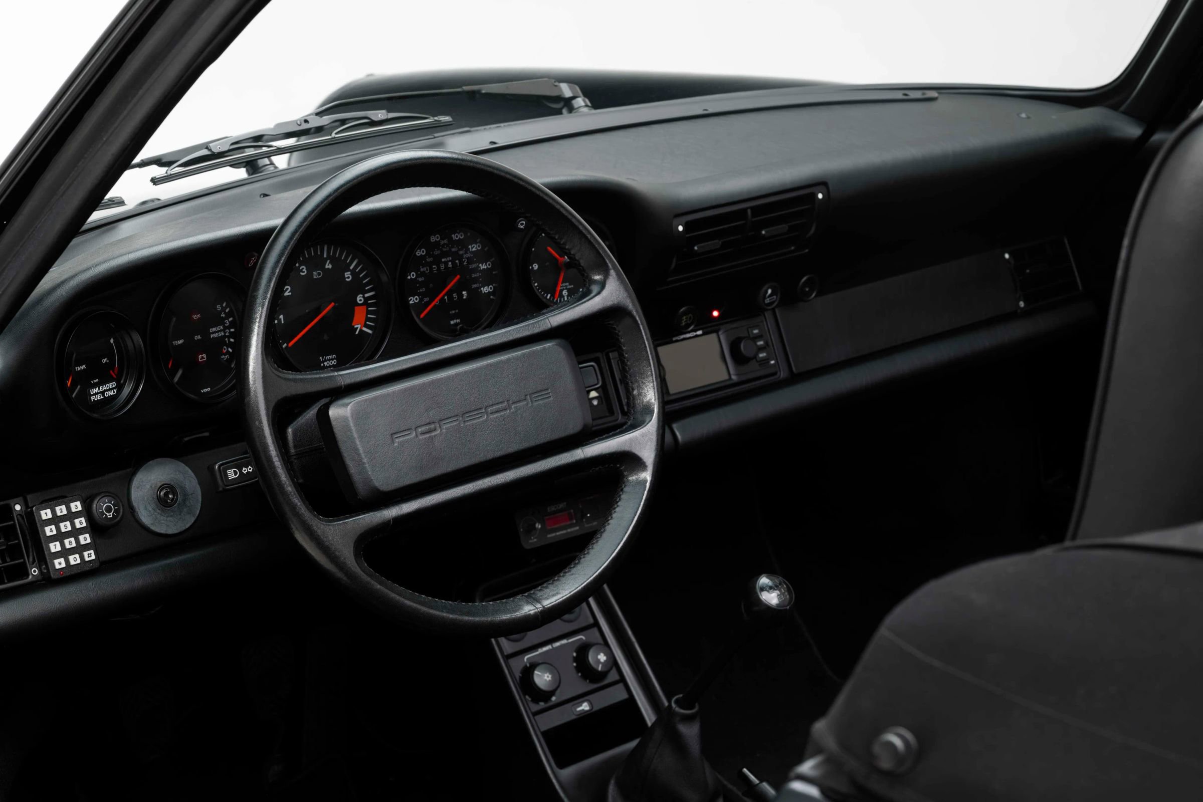 Used 1987 Porsche 911 Carrera RWD image 2