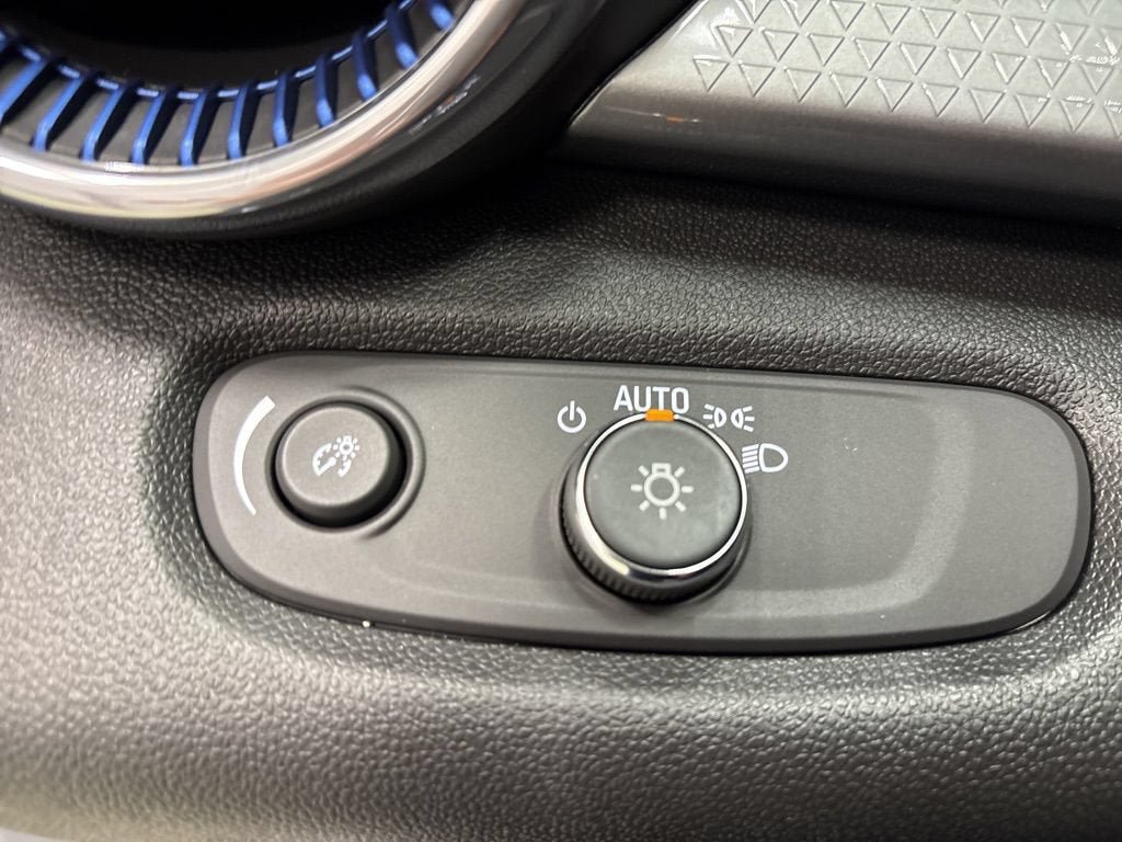 New 2026 Chevrolet Trax LT w/ Driver Confidence Package FWD image 24