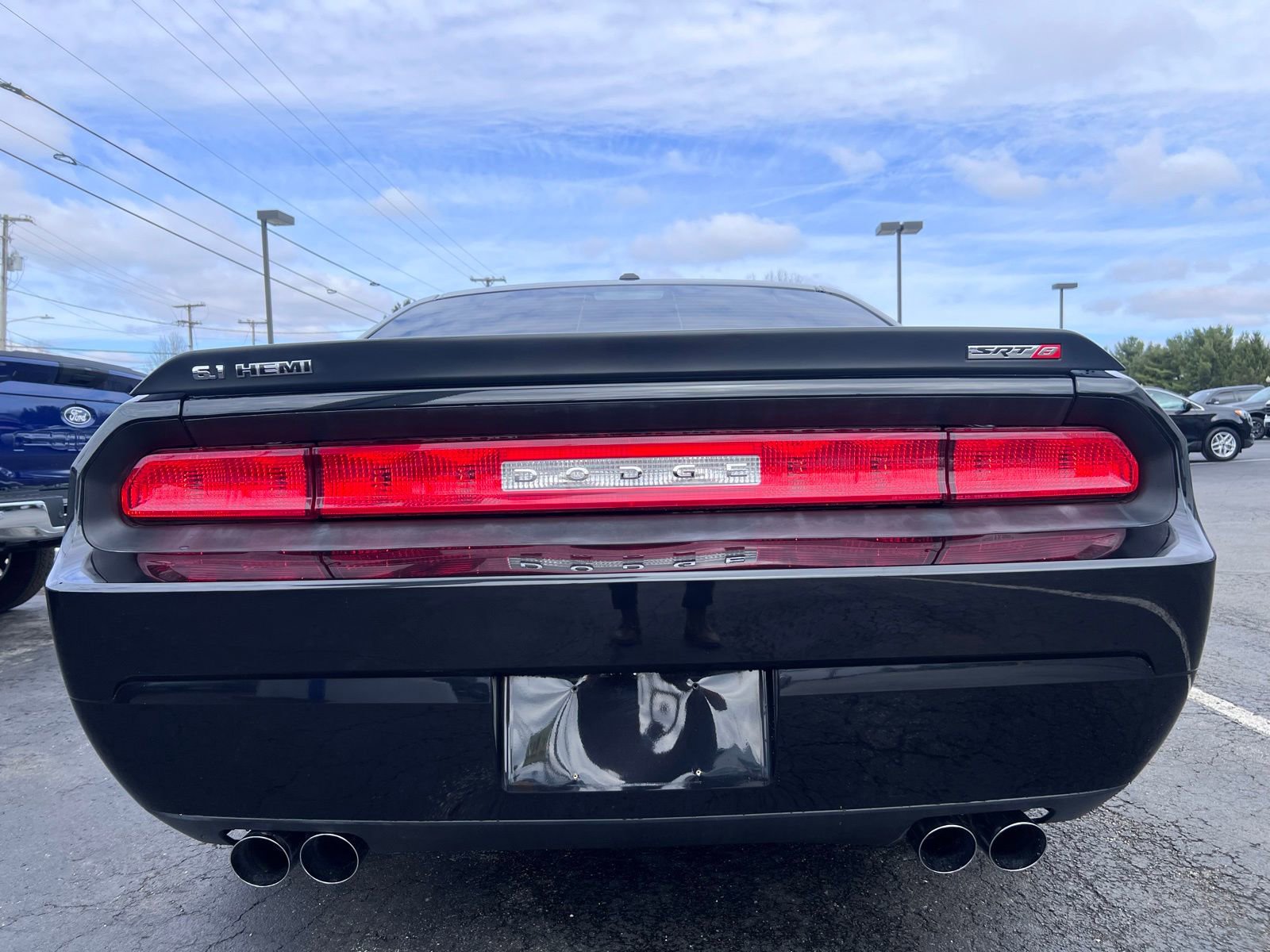 Used 2009 Dodge Challenger SRT8 w/ SRT Option Group II RWD image 8