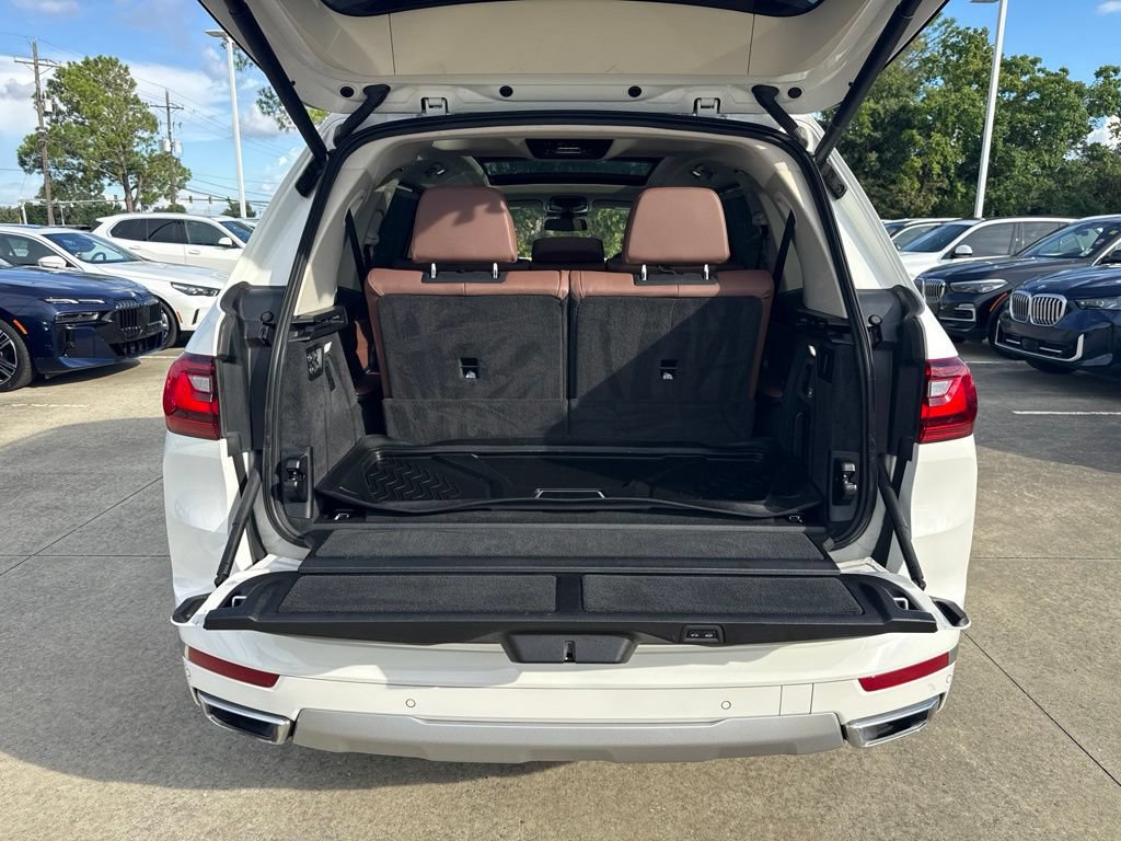 Used 2020 BMW X7 xDrive40i w/ Premium Package AWD/4WD image 32