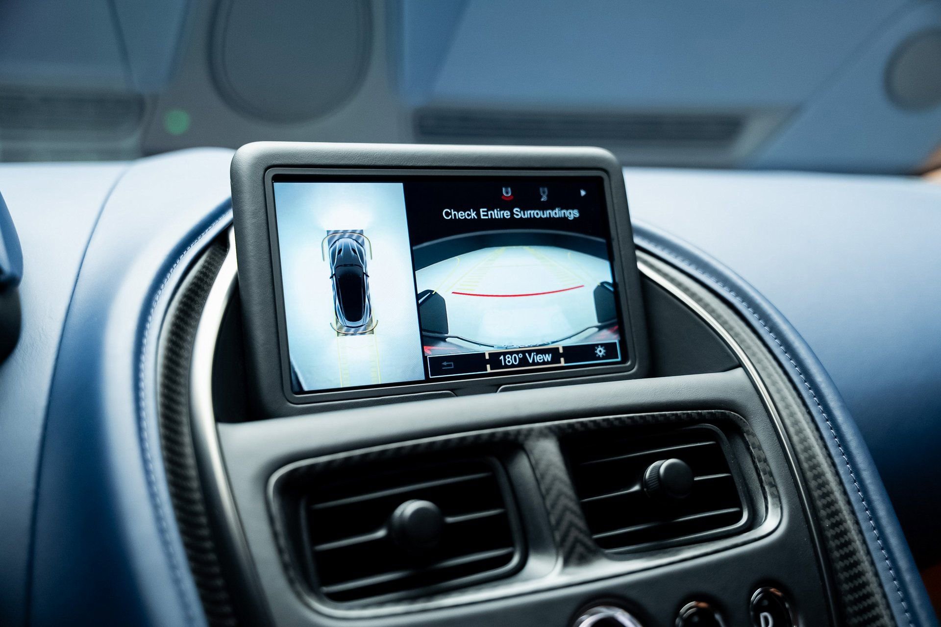 Used 2023 Aston Martin DBS Coupe image 54