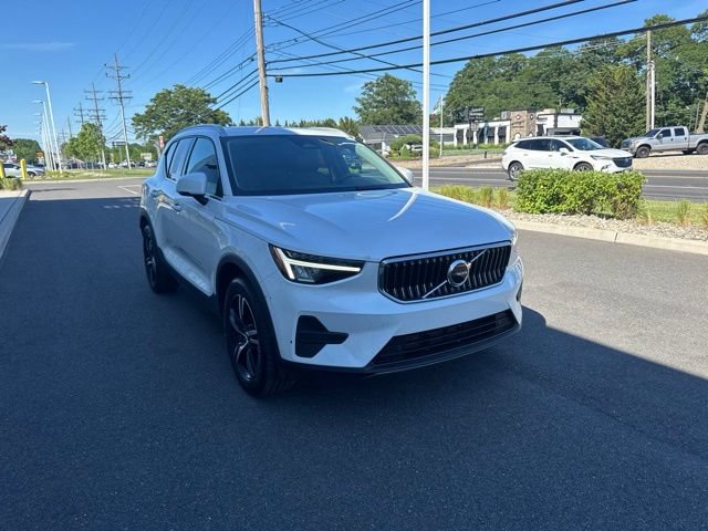 Certified 2025 Volvo XC40 B5 Core AWD/4WD image 6