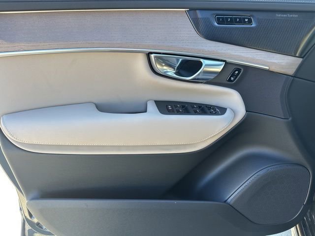New 2026 Volvo XC90 B6 Plus w/ Protection Package image 13