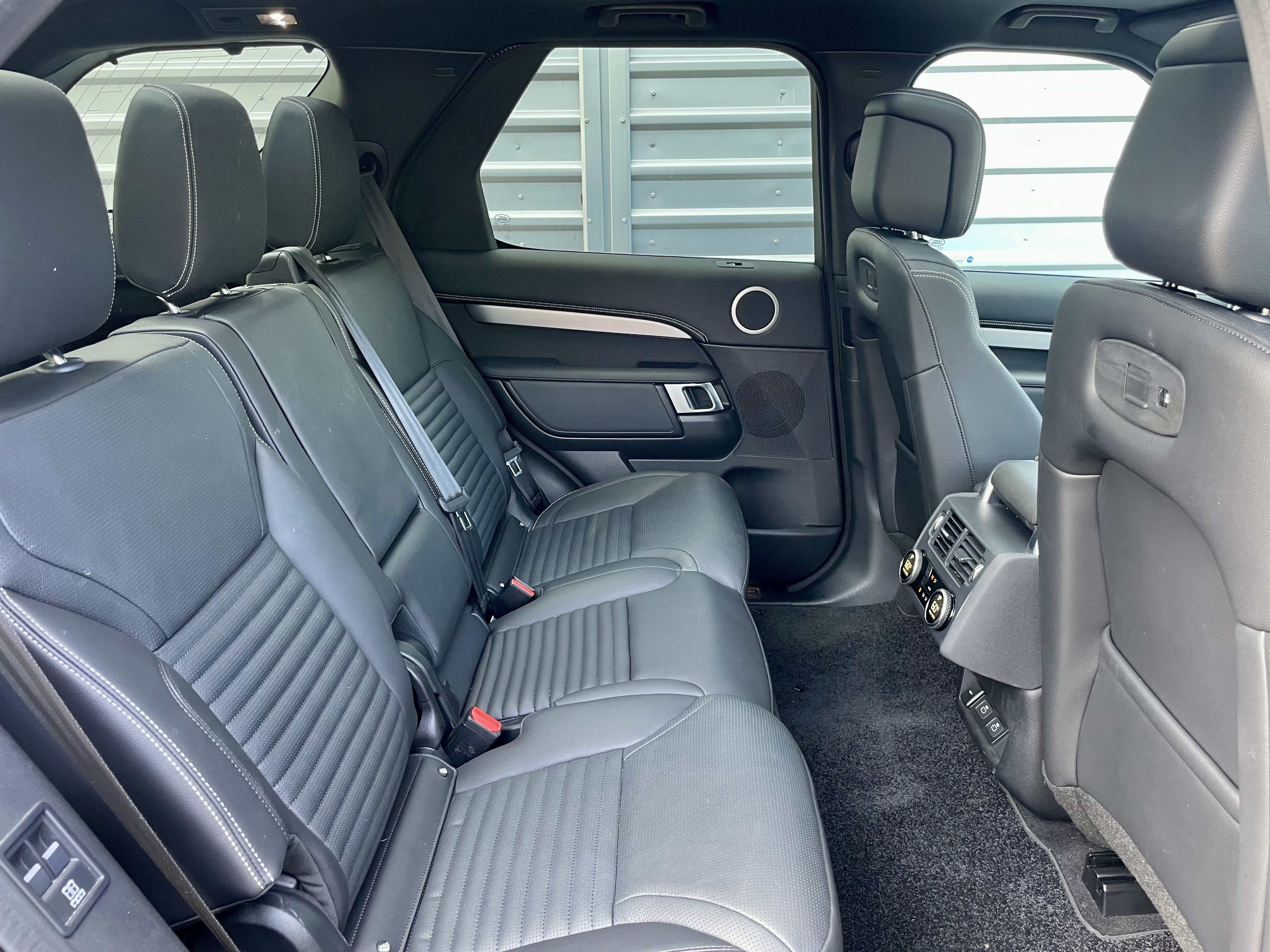 Certified 2025 Land Rover Discovery Dynamic SE AWD/4WD image 31