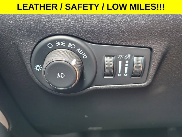 Used 2025 Jeep Compass Limited AWD/4WD image 12