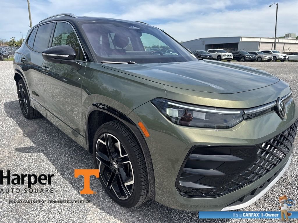 Used 2025 Volkswagen Tiguan SEL R-Line image 7