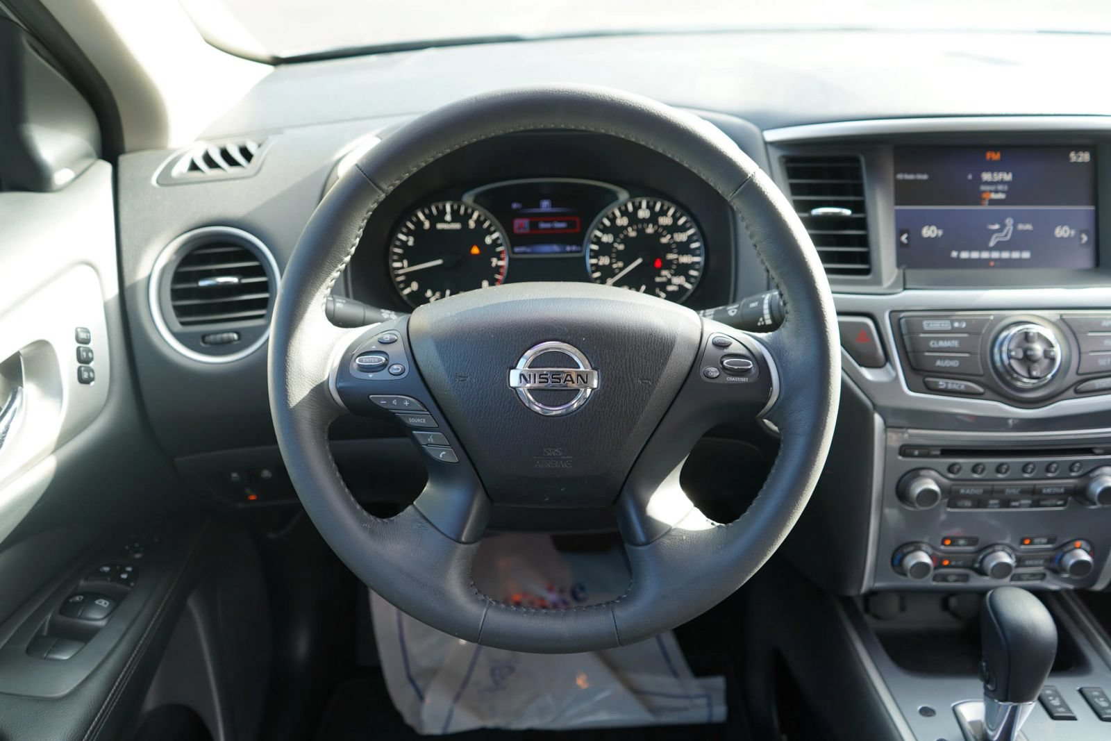 Used 2017 Nissan Pathfinder SL FWD image 17