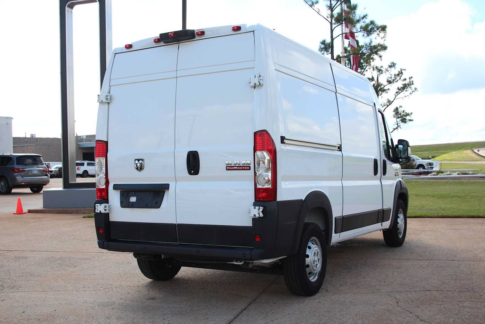 Used 2019 RAM ProMaster 1500 w/ Interior Convenience Group FWD image 10