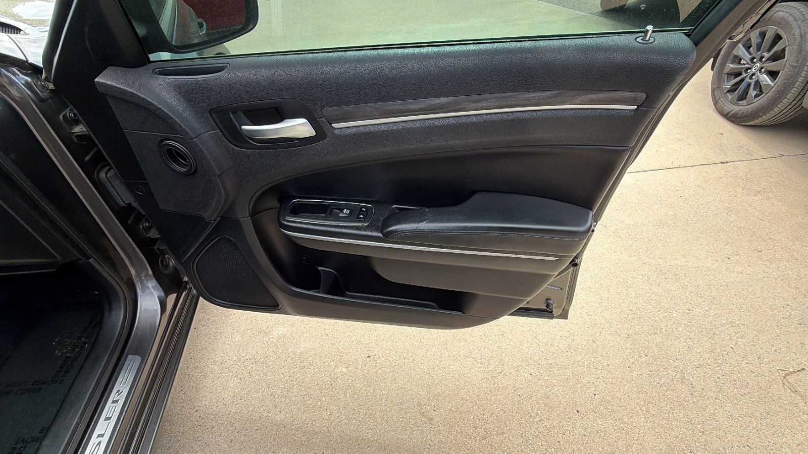 Used 2020 Chrysler 300 Touring w/ Sport Appearance Package image 18